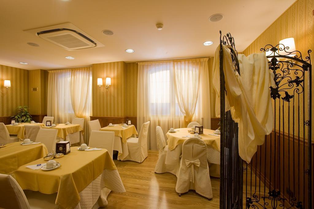 Phi Hotel Principe Cuneo Zewnętrze zdjęcie